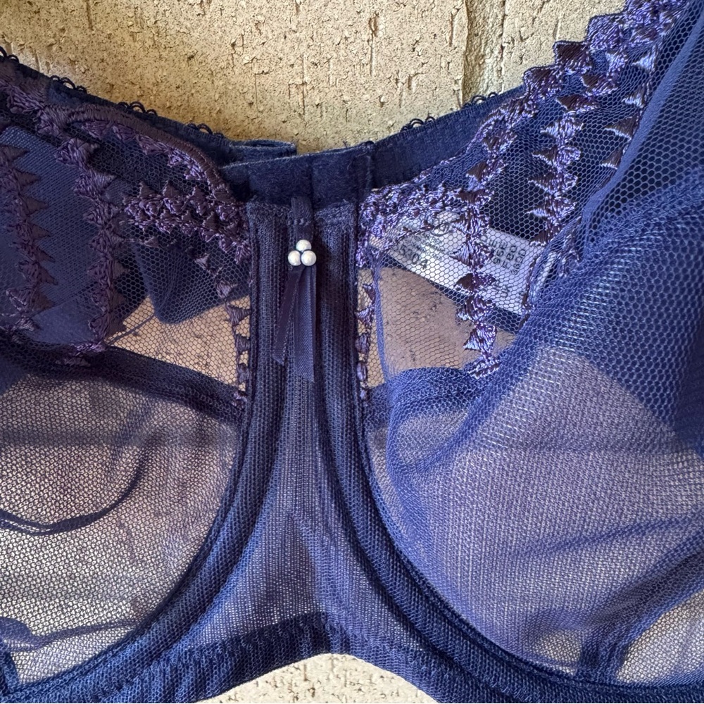 Wacoal Evocative Edge Blue Navy Sheer Lace Bra 855304 Size 36DD - Picture 4 of 7